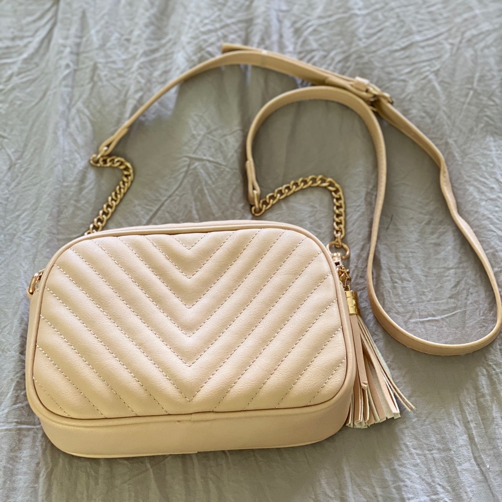 🌻EUC Faux Leather Crossbody Purse